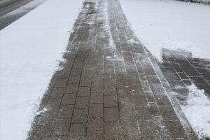 schneeraeumungsdienst-fuer-gehwege